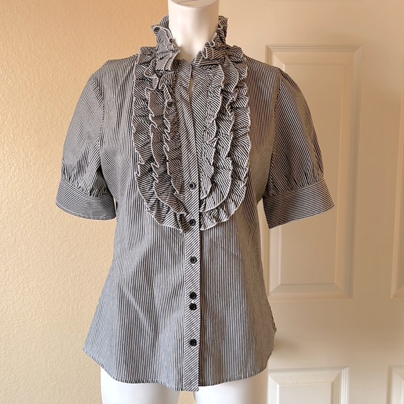 Quiksilver ruffle detail short sleeve blouse Small - Picture 1 of 11